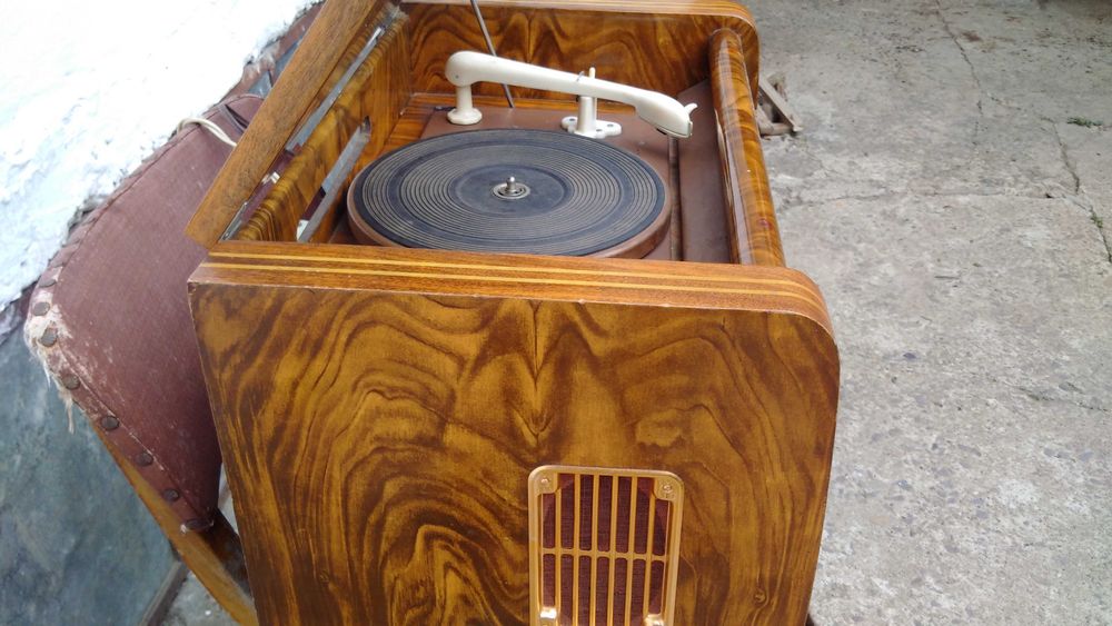 Продам лампову радіолу "Жигулі"