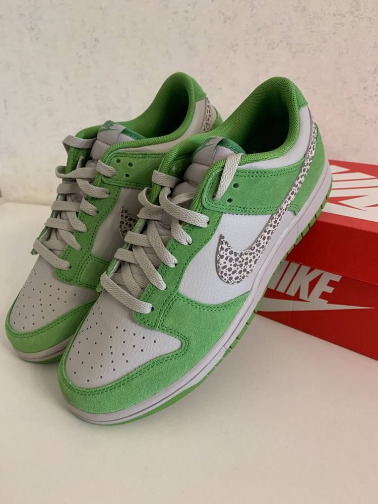 Nike Dunk Low "Safari Swoosh Chlorophyll"