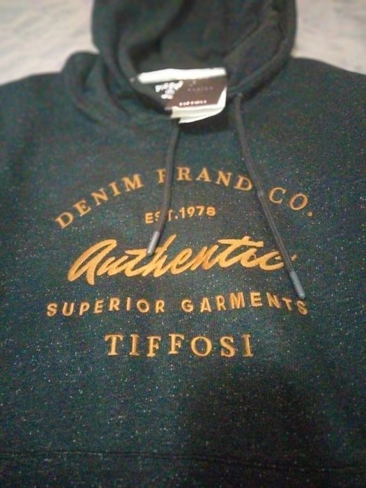 Camisola hoodie Tiffosi Nova com etiqueta