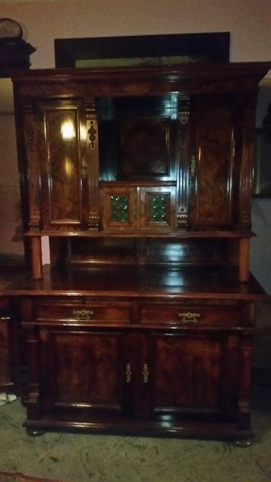 Kredens antyk po renowacji