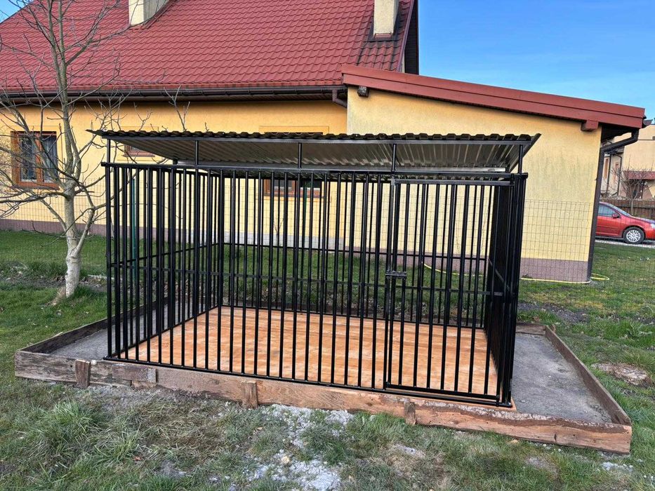 Kojec spawany dla psa