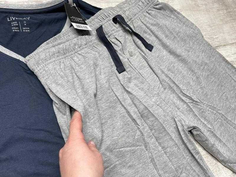 Піжама (футболка і шорти) для чоловіка livergy.