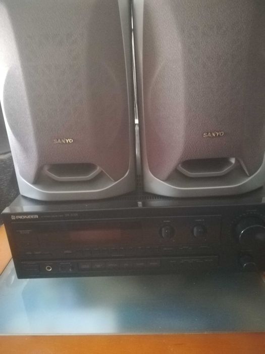 Aparelhagem Pioneer (gira discos e amp) + colunas Sanyo oferta