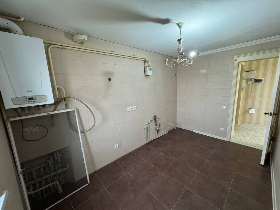 Продається 3х кімнатна квартира 61м² р-н 14 школи. Автономне опалення