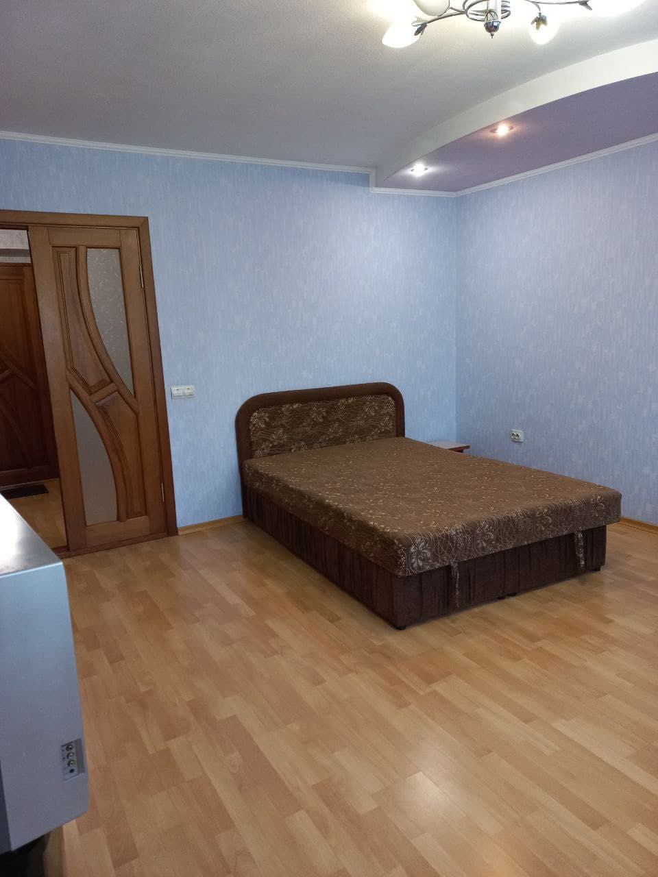 1к Виставка, Темп