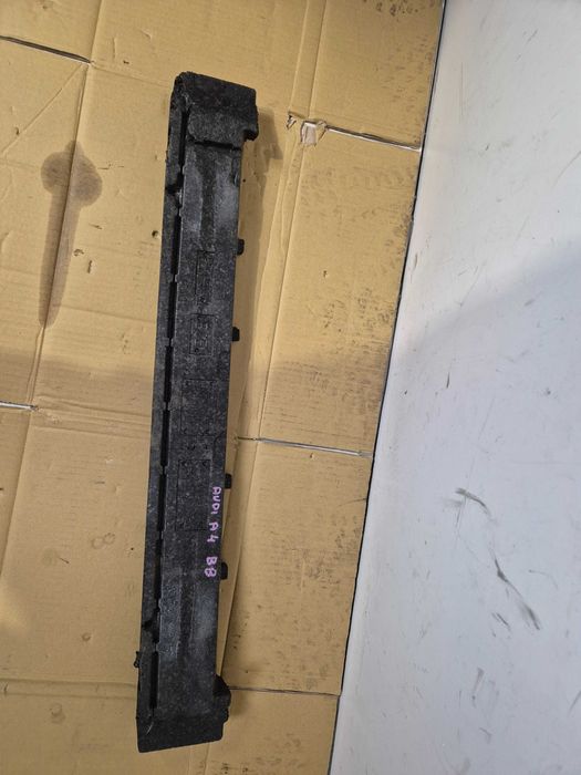 Audi A4 B8 pianka absorber zderzaka przedniego.