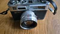 Stary aparat analogowy na kliszę lustrzanka Yashica Elecrto 35