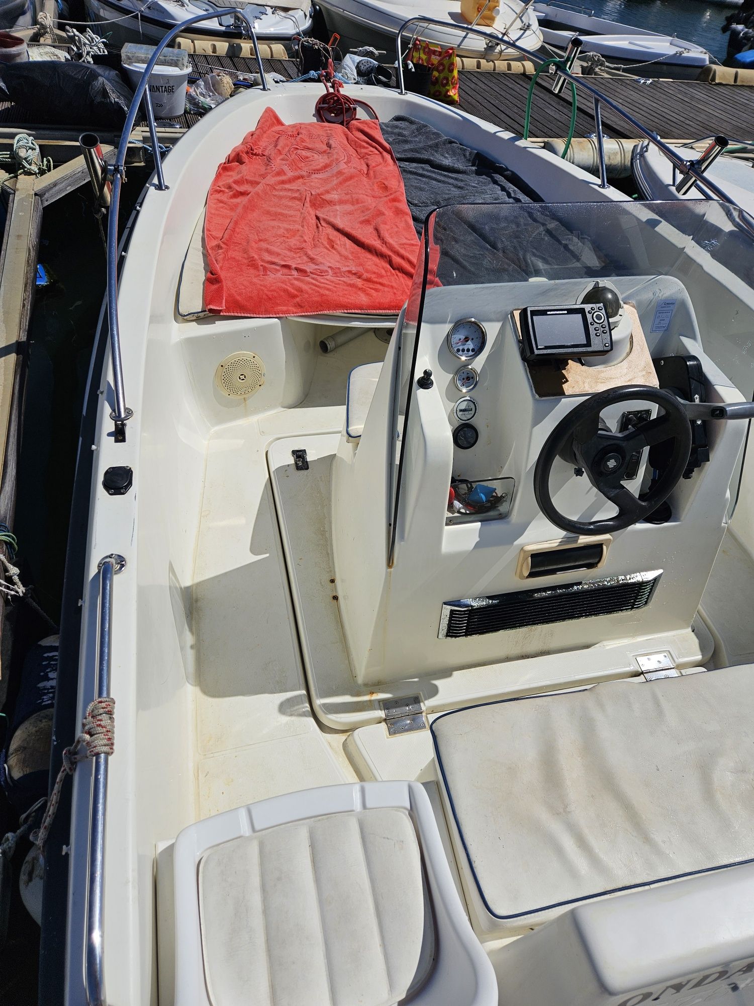Barco  BENETEAU usado em bom estado
