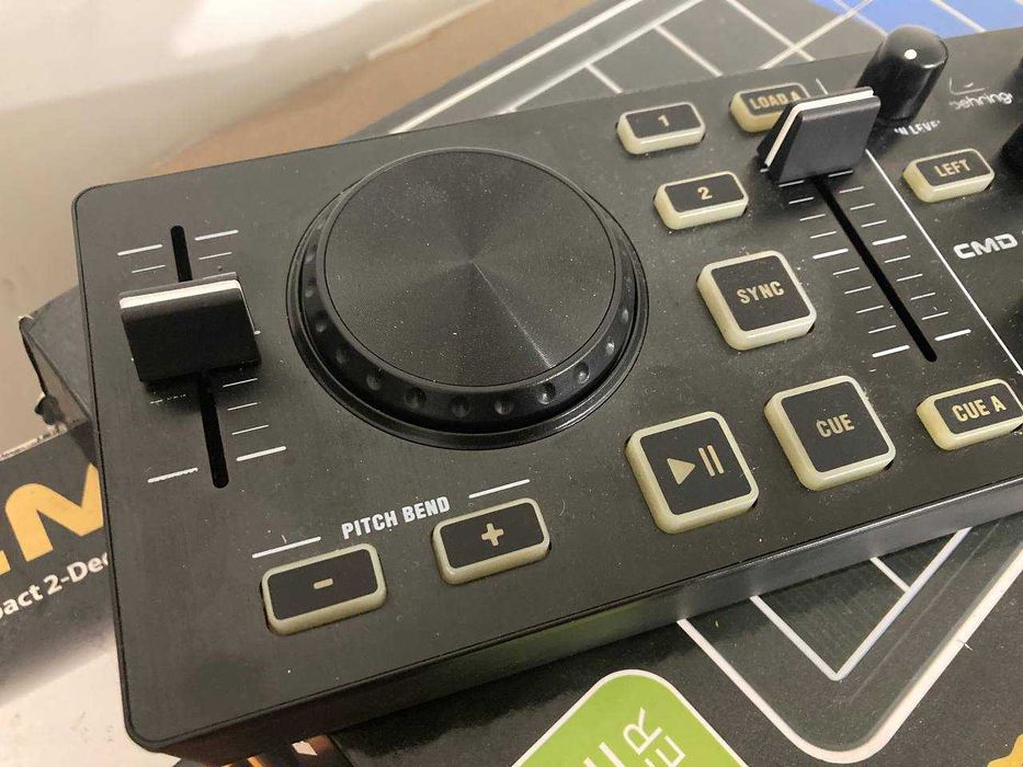 Dj контроллер Behringer CMD MICRO