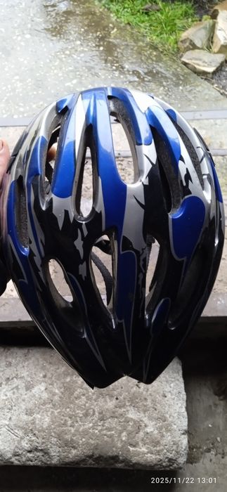 Продам велошлем.