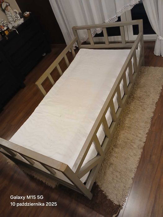 Drewniane ręcznie robione łóżko na materac 180 x 90 cm