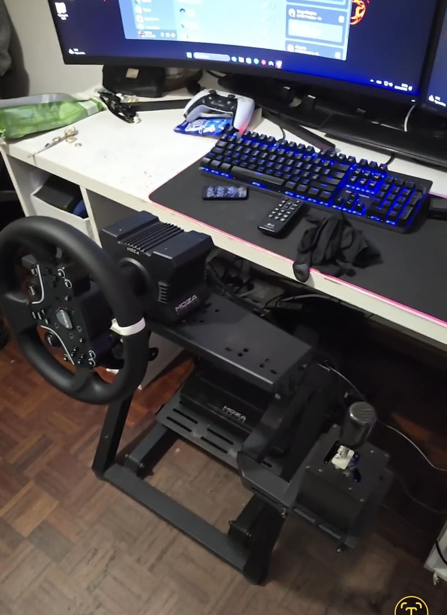 Volante/pedais Moza R5 com suporte