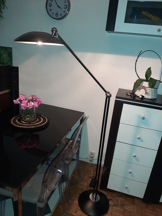 Super lampa podlogowa