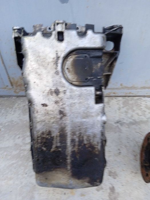 AGU 1.8 турбо (запчастини двигуна)