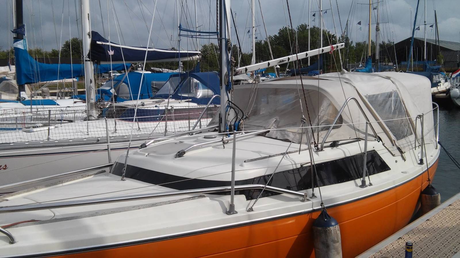 Яхта Dehler Delantra 80 AK