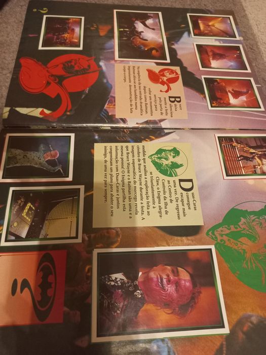 Caderneta Batman Forever incompleta