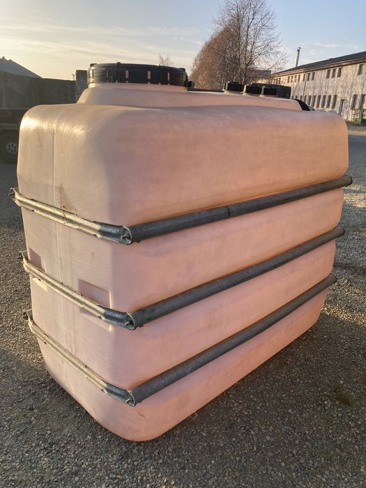 Zbiornik 2500l Plastikowy Duży Właz Przewierty Płuczka Woda Deszczówka