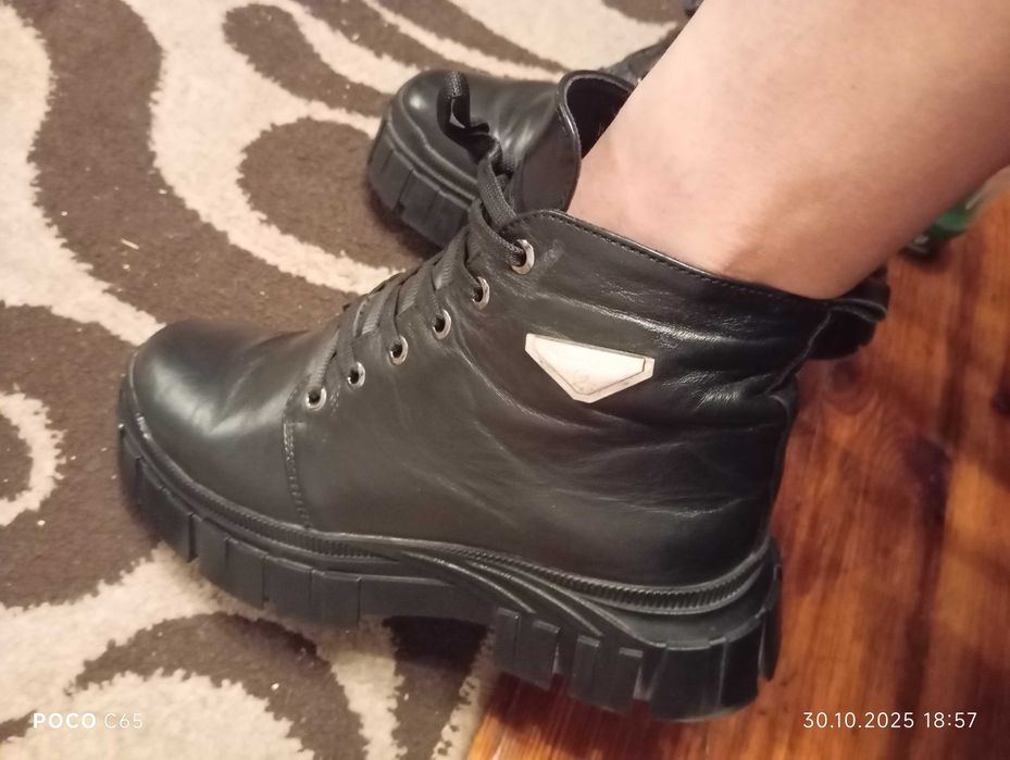 Ботинки жіночі осінні