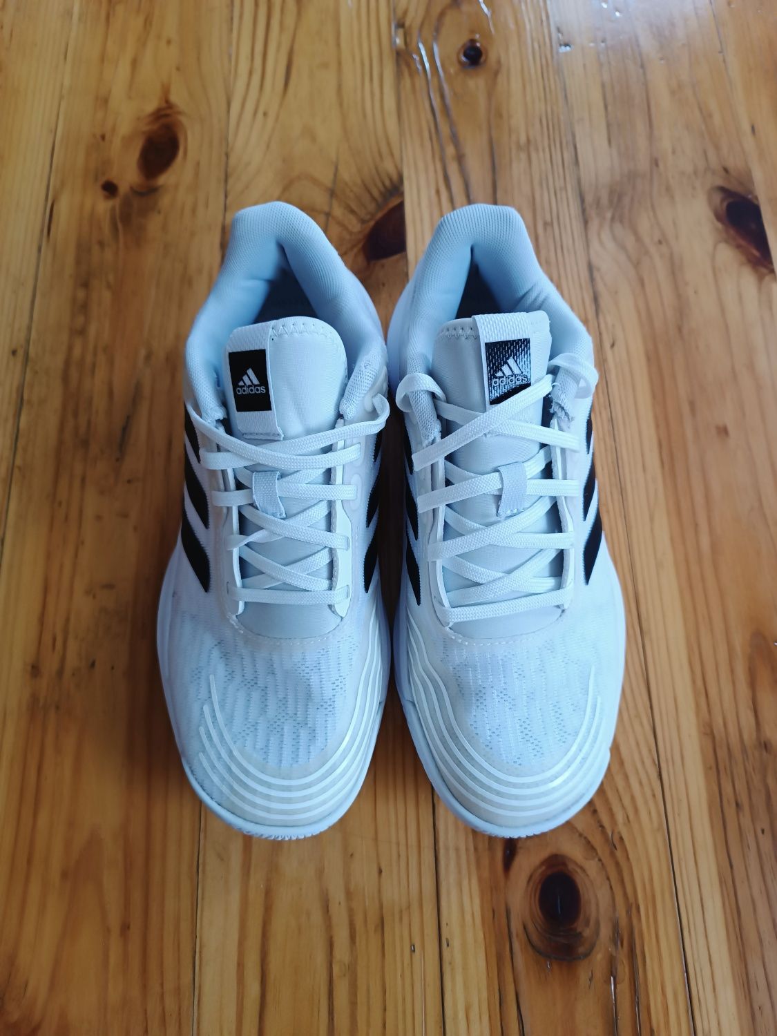 Фірмові кросівки adidas