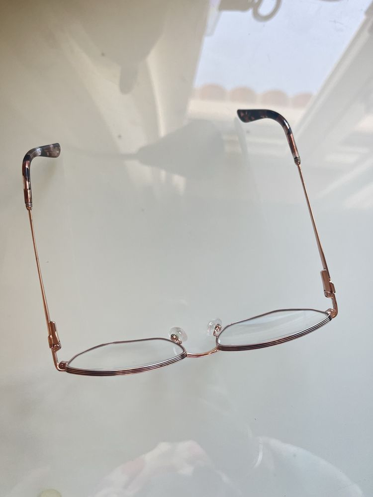 Óculos Guess com lentes progressivas