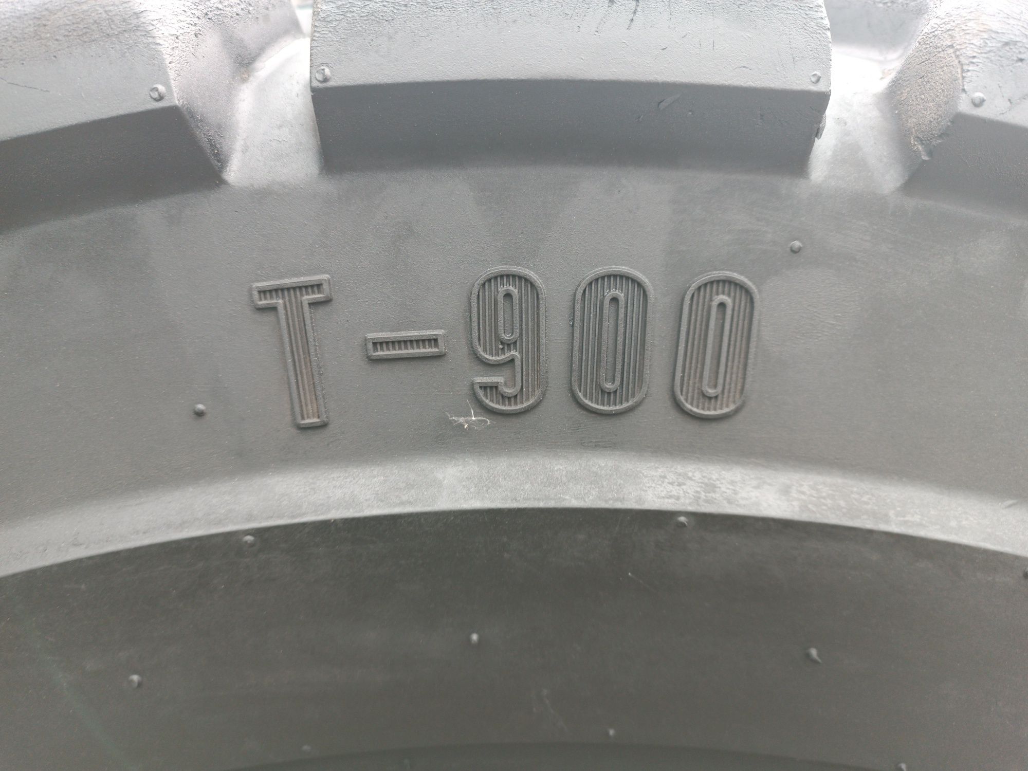 12.00-20 Trelleborg T-900