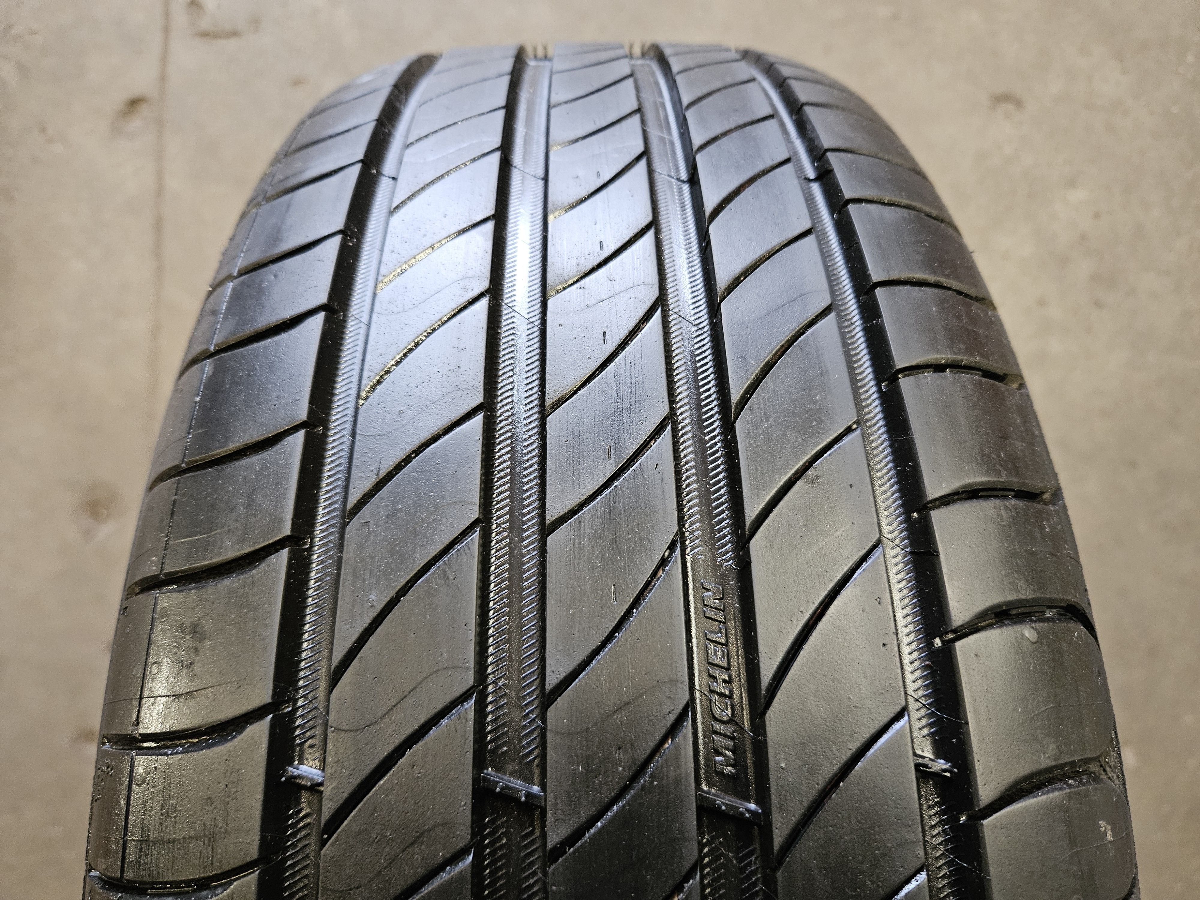2x 195/55R16 87H Michelin Primacy 4 S1 / 2x 7mm [775]