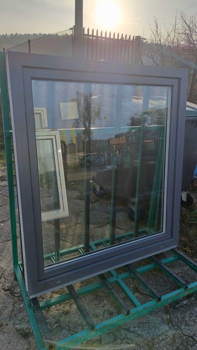 Nowe okna PVC. VEKA 3 szyby. 132 x 145 cm. Antracyt zew, białe wew