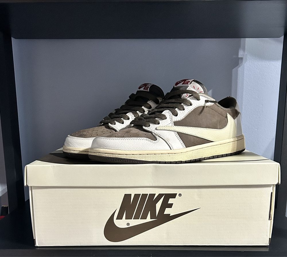 Jordan 1 low x travis scott reverse mokka