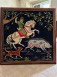 Quadro Tapeçaria Arraiolos "Caçada Medieval" – 1m x 1m – Feito à Mão