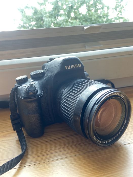 Aparat fotograficzny FUJIFILM X-S1