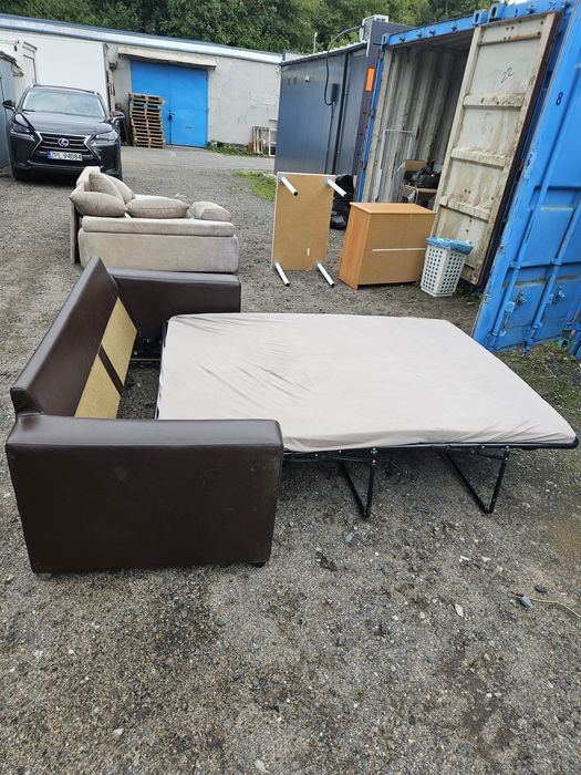 Sofa z funkcją spania oraz fotel