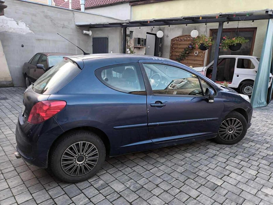 Peugot 2007 samochód osobowy