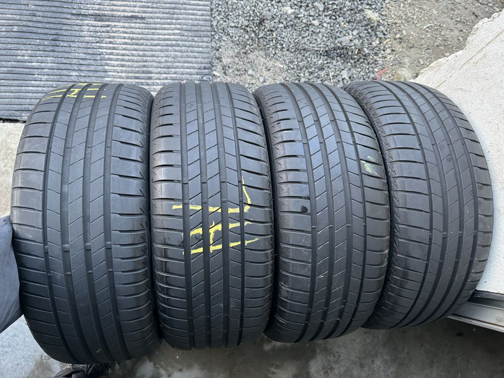 Резина Шини Скати Літні 4шт 225.45.R18 Bridgestone Turanza t005