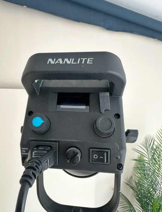 Постійне світло Nanlite FS-150 LED AC Monolight