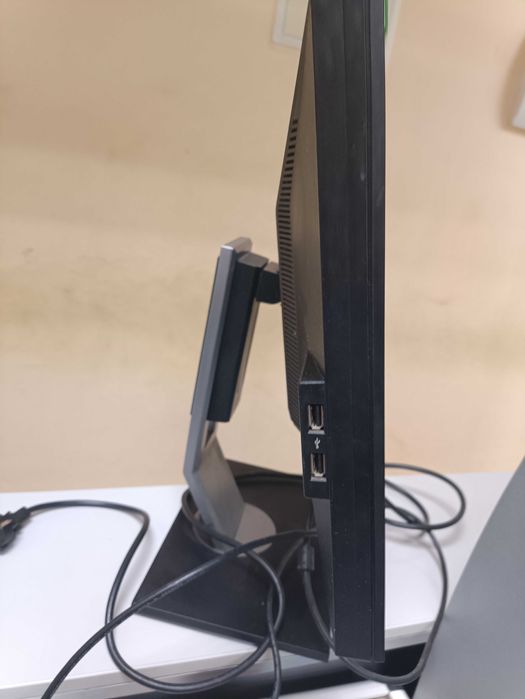Монитор DELL P2311HB, 23 дюйма. В отличном состоянии