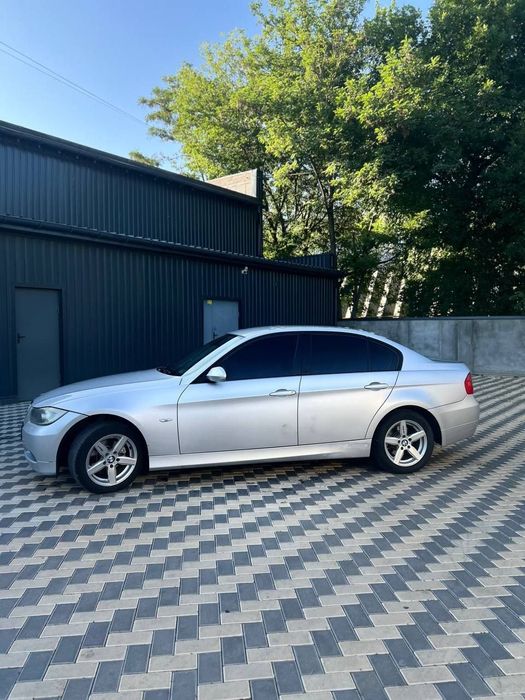 Продаю БМВ 2005 року