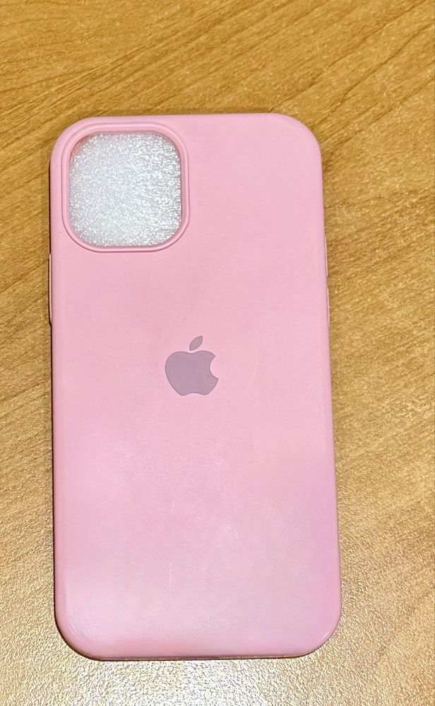 Продам набір із 5 чохлів на iPhone 12 Pro за суперціною - 150 !