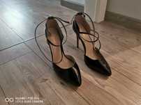 Szpilki lakierki r 45 marki Pleaser Nowe