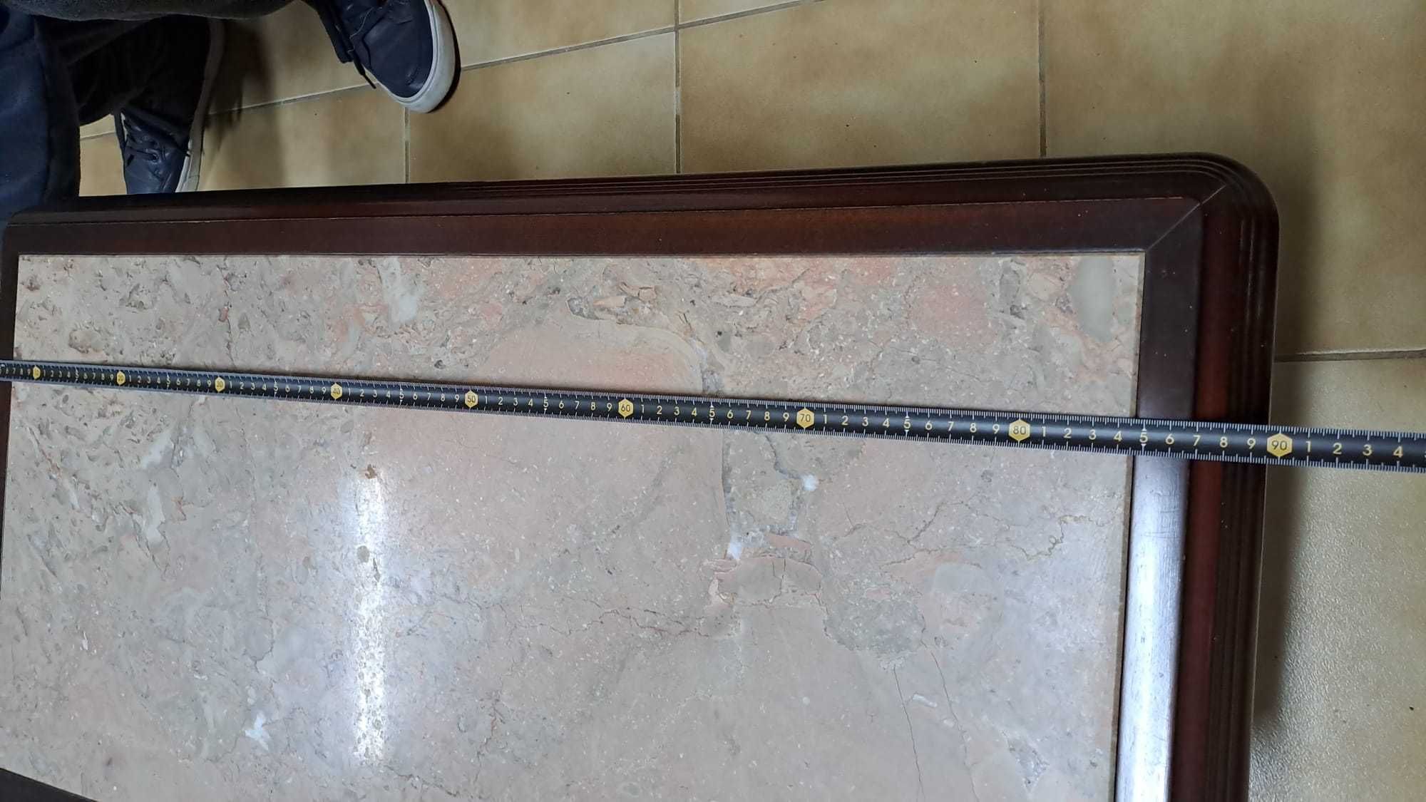 Mesa de sala em mogno