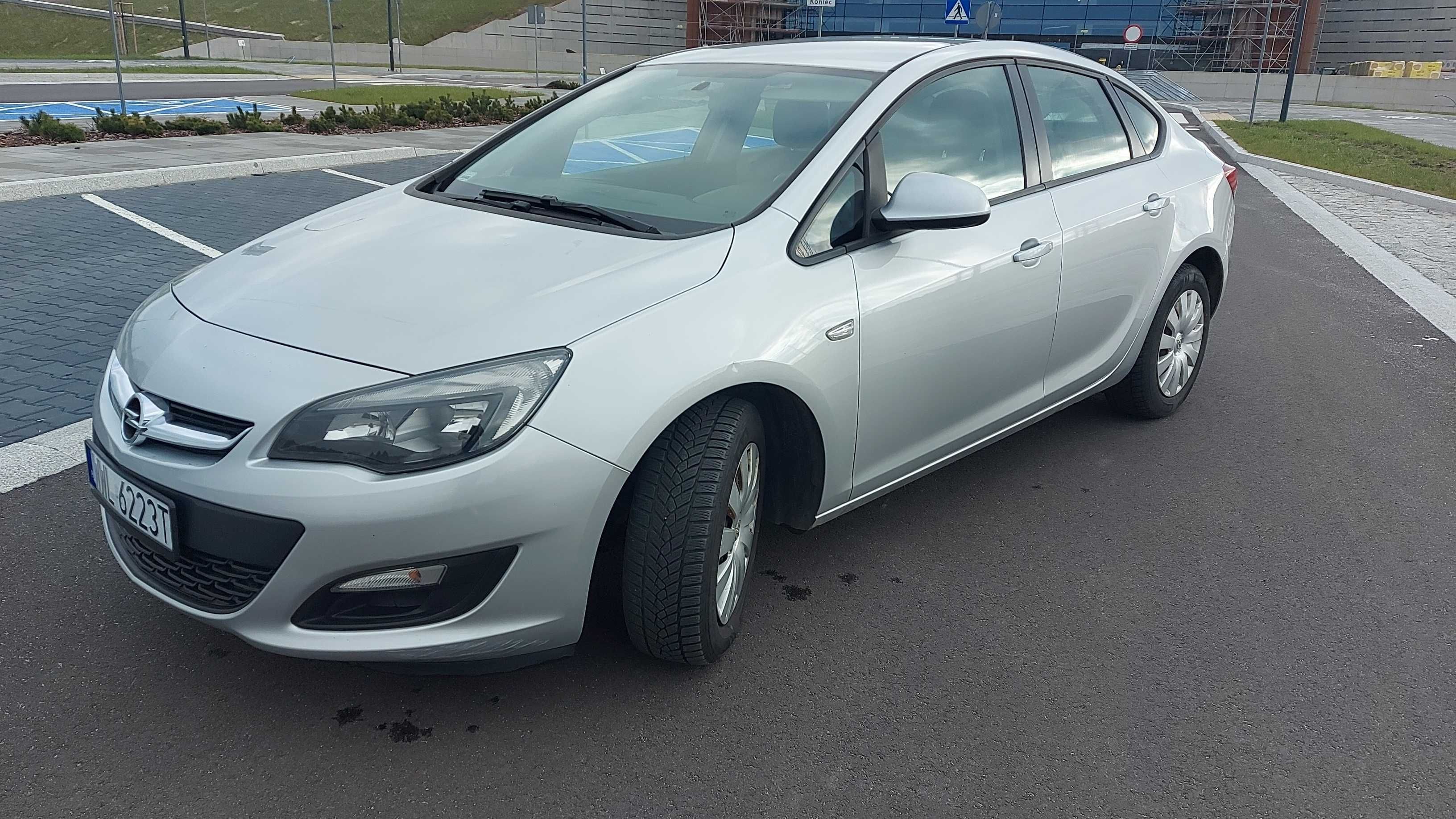 Opel Astra J 4 1.6