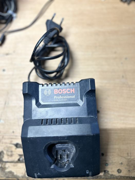 Bosch GAL 12V ładowarka