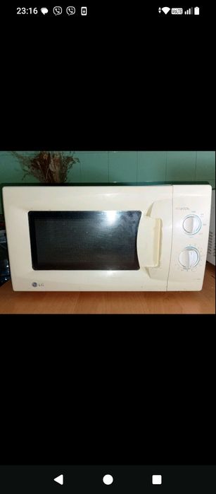 Мікрохвильова піч lG
