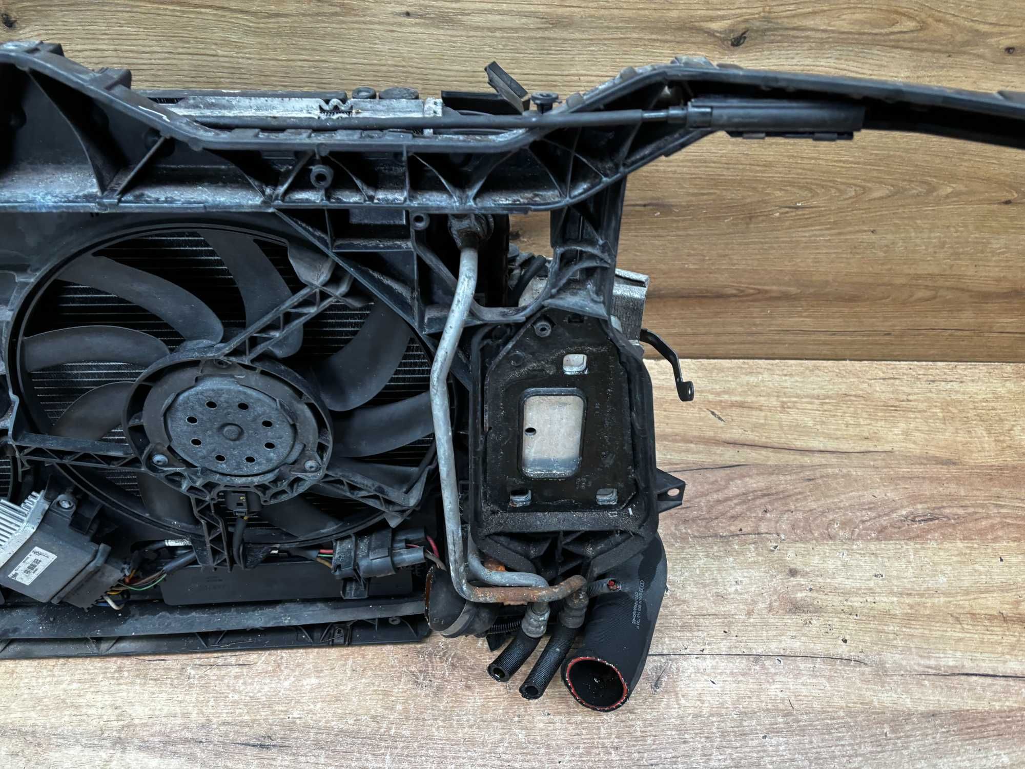 Pas przedni Audi A5 Automat