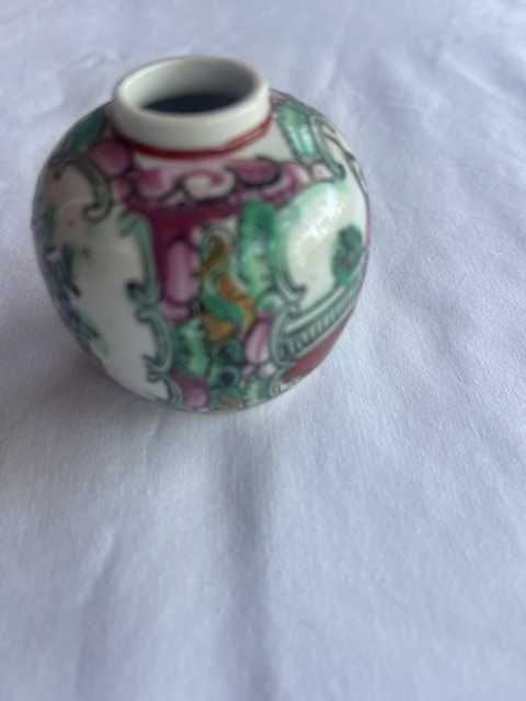 Pote chinês pequeno