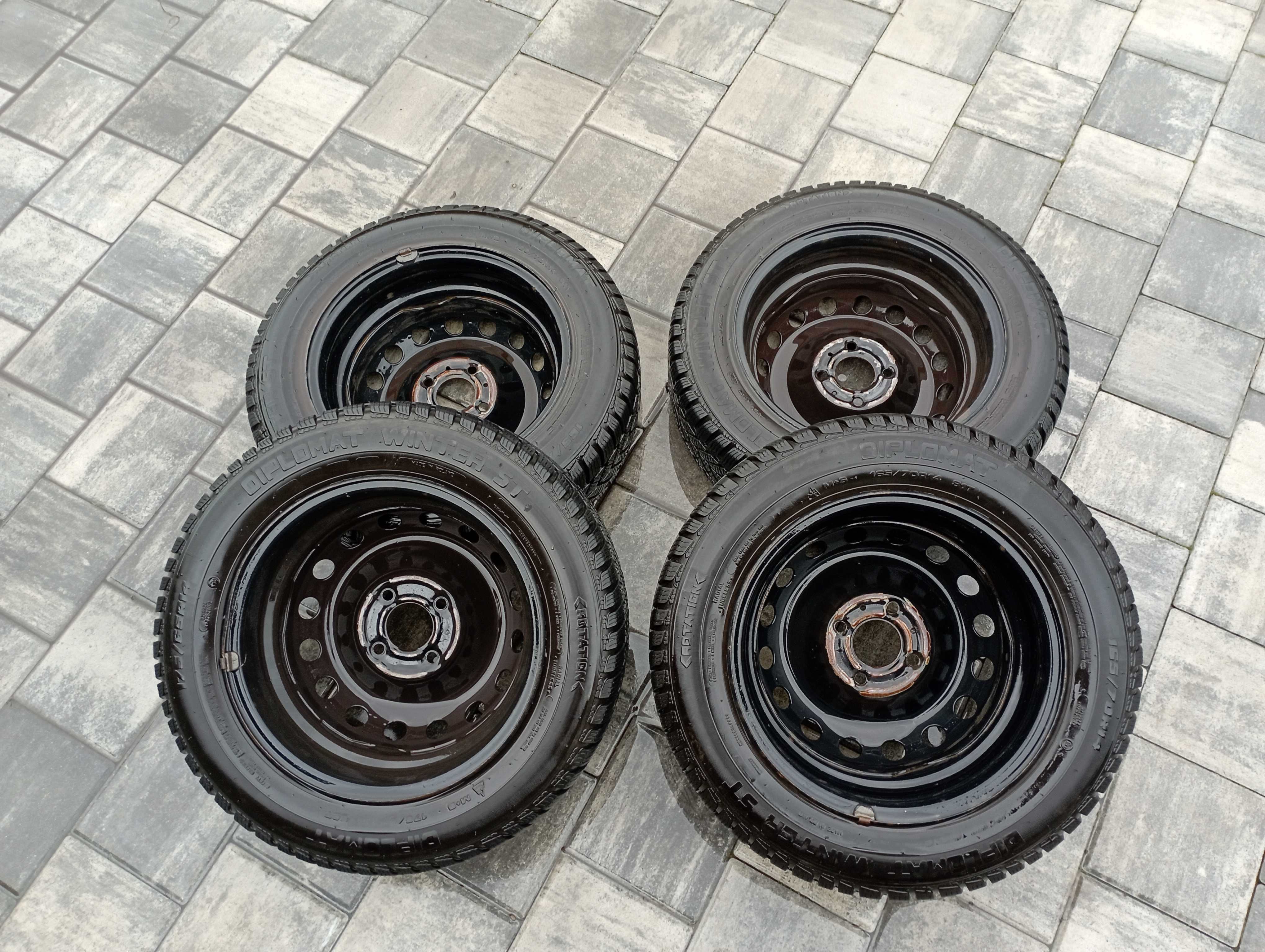 Felgi stalowe z oponami zimowymi 4x100 Renault VW i inne