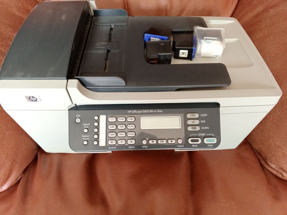 Принтер HP OfficeJet 5610 –  многофункциональное струйное устройство,
