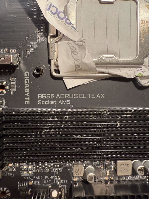 Материнська плата amd b650 aorus elite ax