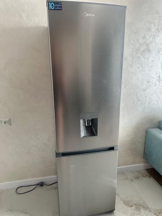 Холодильник Midea 180*55*54,5