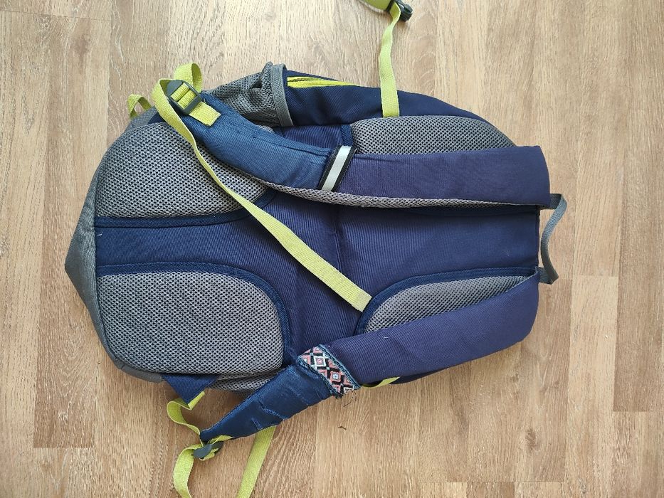 Mały plecak Hi-Tec do naprawy