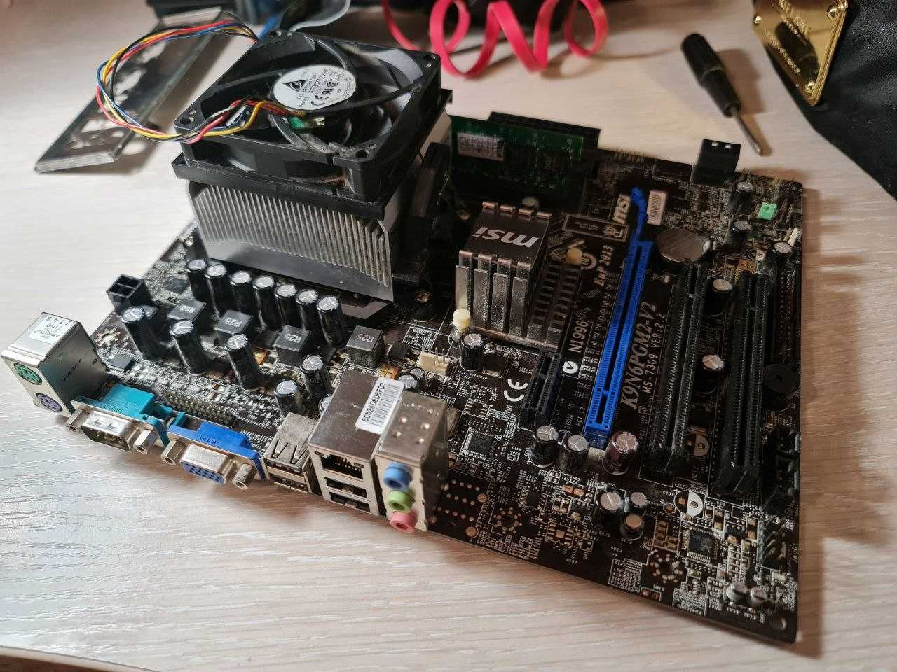 Материнская плата MSI K9N6PGM2-V2 + ЦП AMD Athlon64x2 + ОЗУ DDR2 1 Gb
